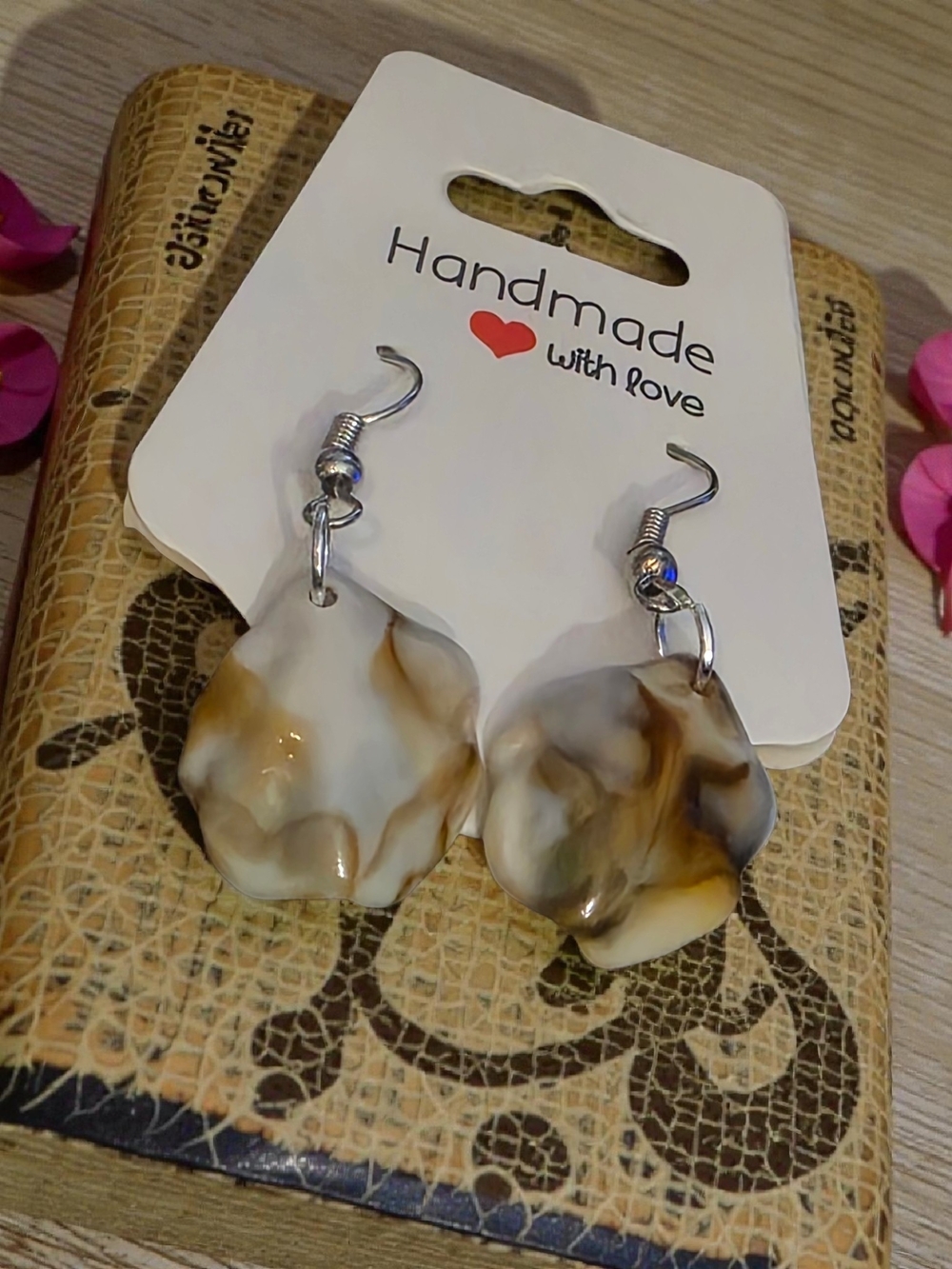 Handmade Styleandstone Brown Marbled Shell Dangle Earrings